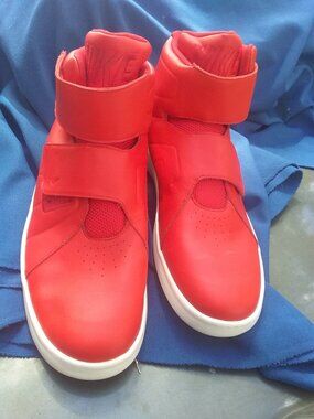 Nike mens athletic shoes